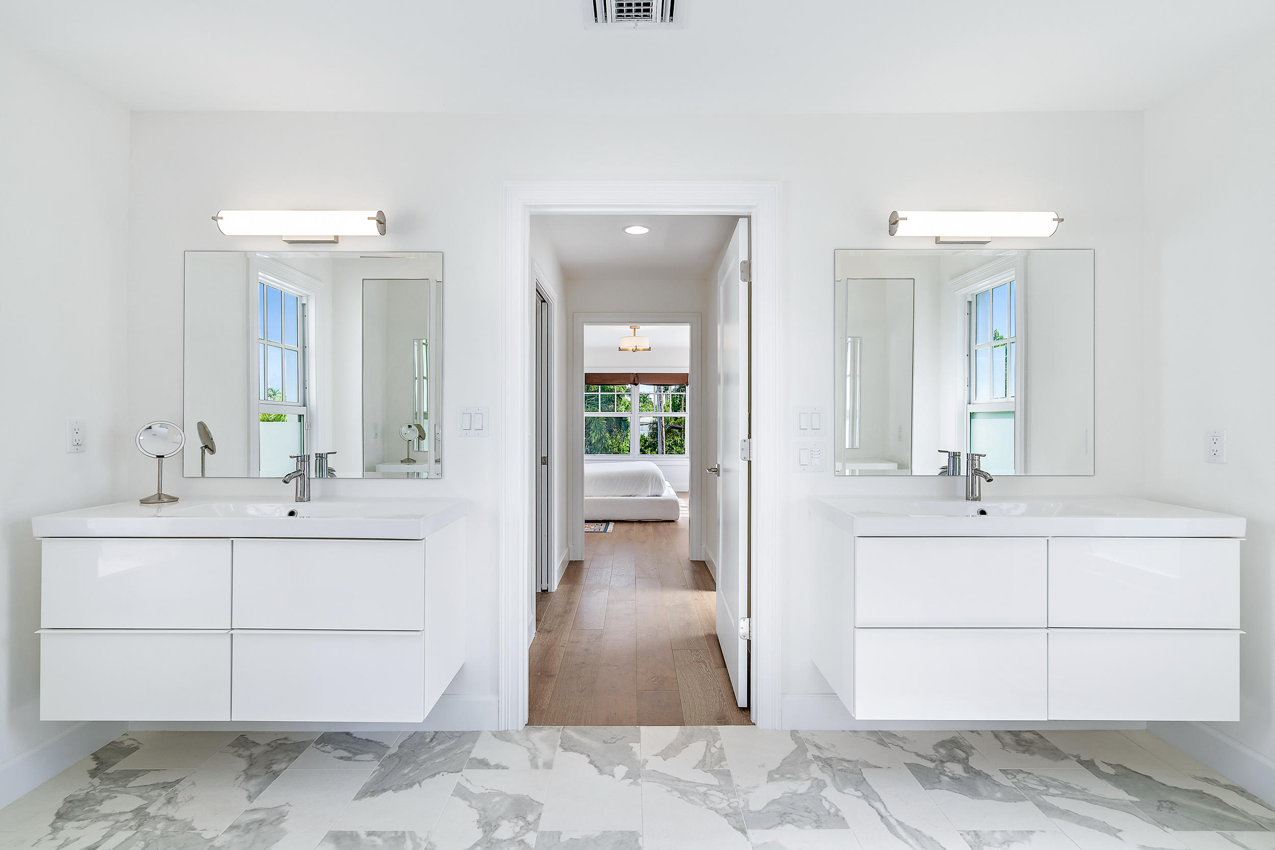 215 Pilgrim Road West Palm Beach, FL 33405 - Photo 19 of 31 215 Pilgrim Rd-13