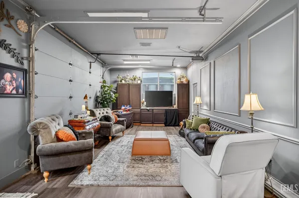 $1,100,000 | Undisclosed Address, Bakersfield, CA 93312