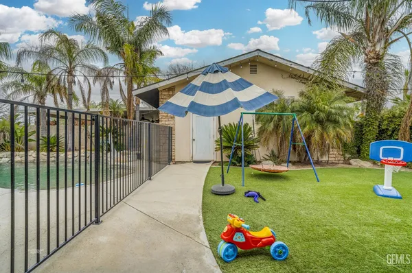 $1,100,000 | Undisclosed Address, Bakersfield, CA 93312