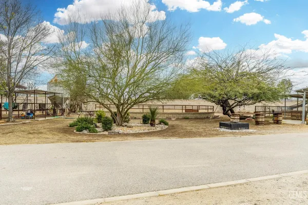 $1,100,000 | Undisclosed Address, Bakersfield, CA 93312