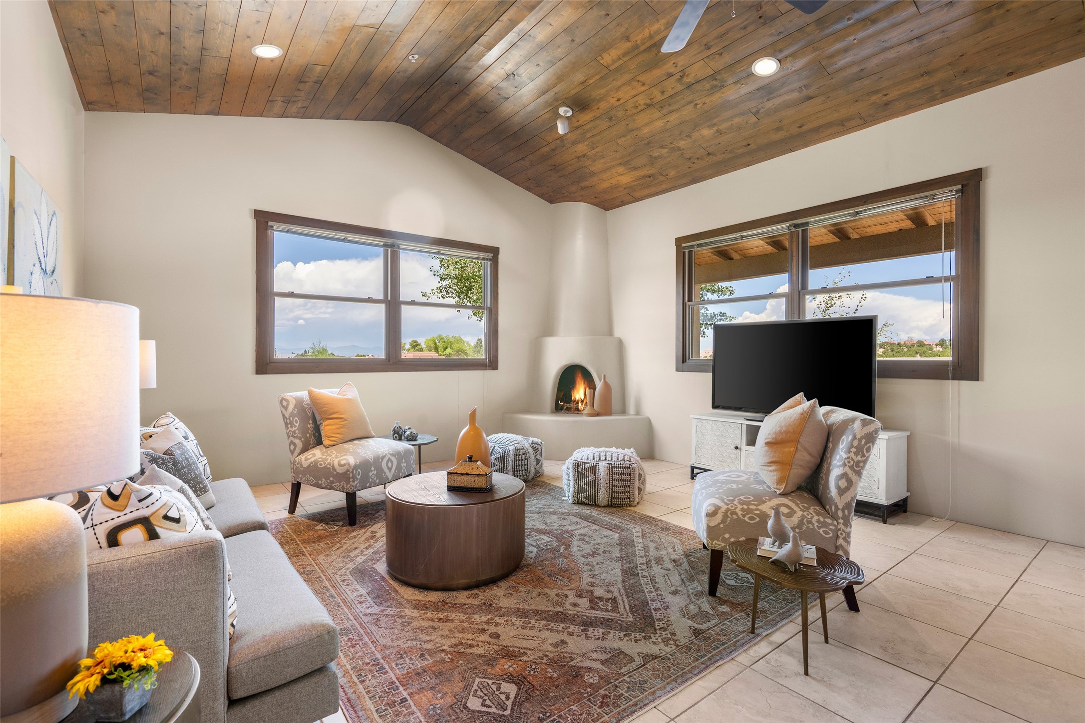 15 Rancho Mañana Santa Fe, NM 87506 - Photo 21 of 27 Casita living room
