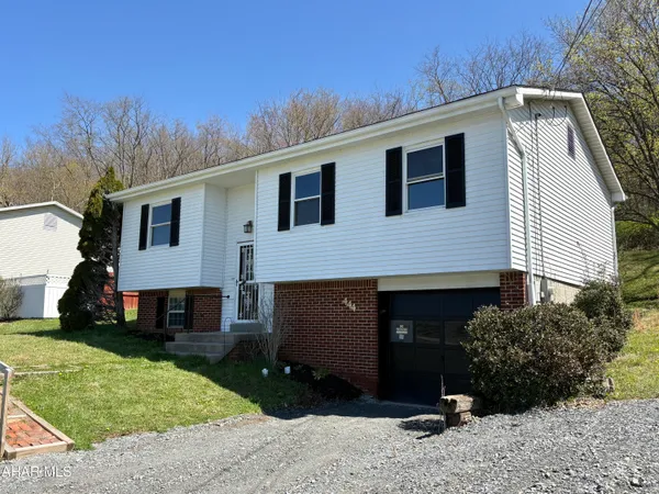 $195,000 | 444 Highway 356, Apollo, PA 15613