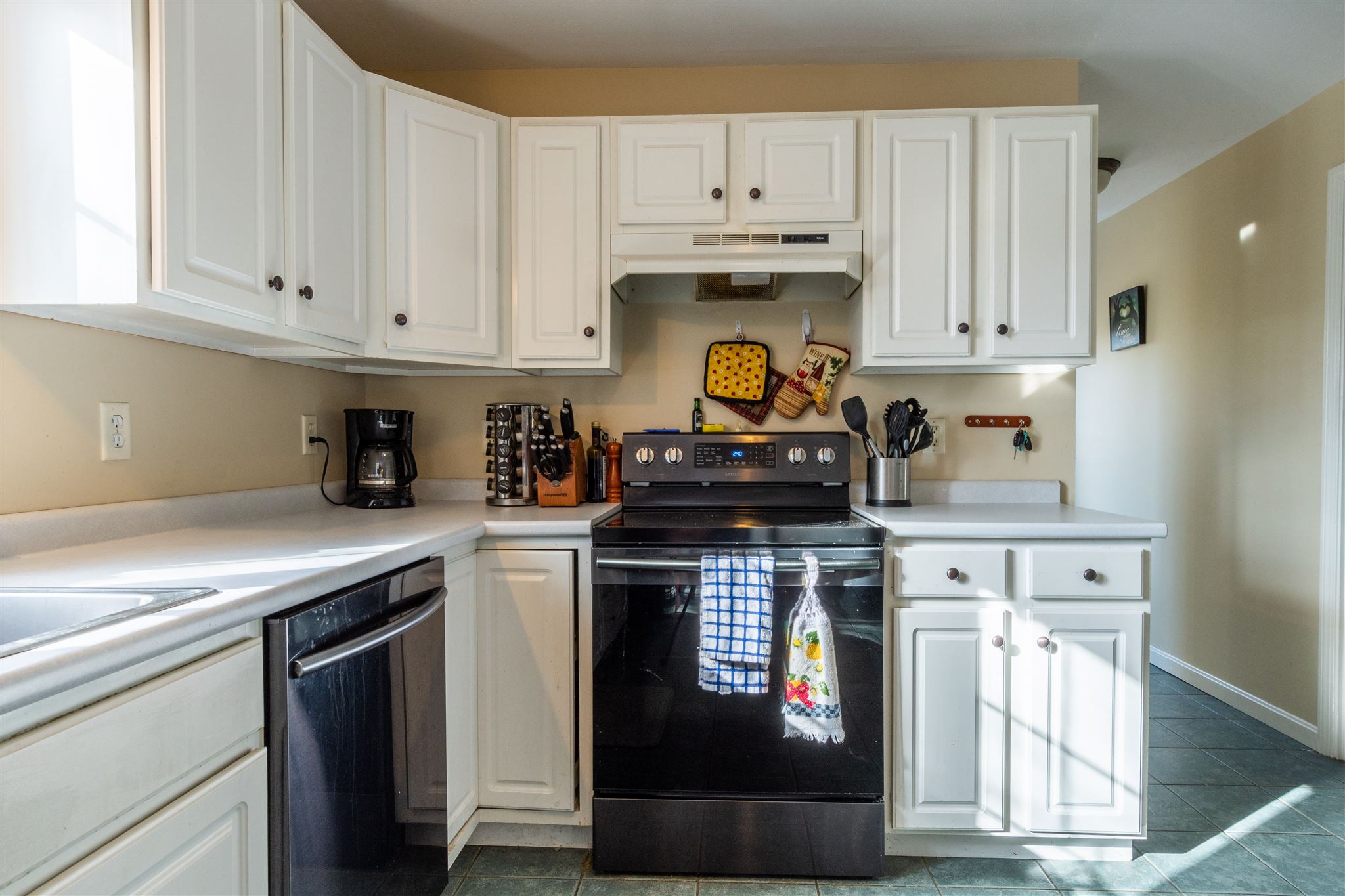 203 Christie Road New Boston, NH 03070 - Photo 5 of 27