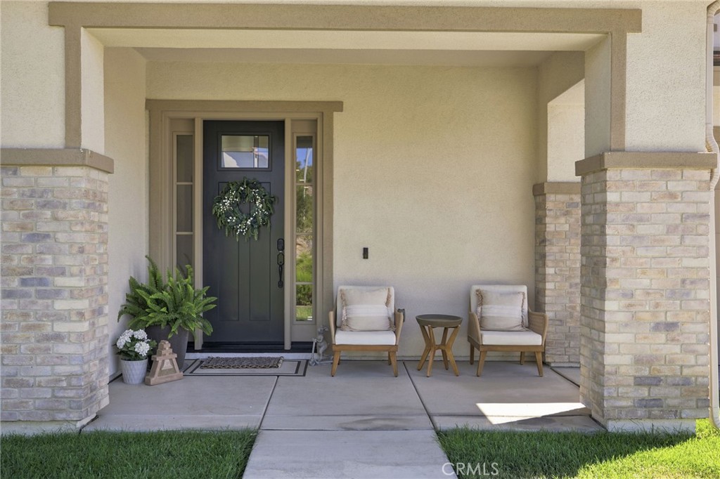 1238 Matterhorn Street Riverside, CA 92506 - Photo 4 of 45
