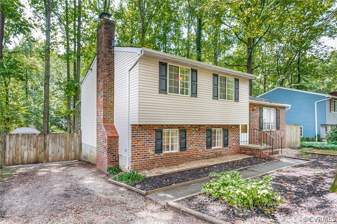 10523 White Rabbit Road North Chesterfield, VA 23235 - Photo 20 of 23 front view of a house with a yard
