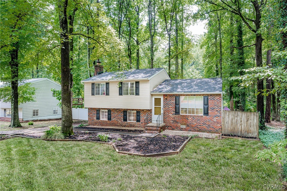10523 White Rabbit Road North Chesterfield, VA 23235 - Photo 21 of 23 front view of a house with a yard