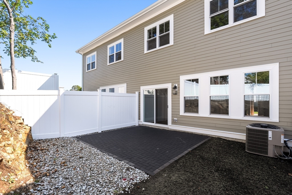 19 Vine Street, Unit 3 Weymouth, MA 02188 - Photo 17 of 18