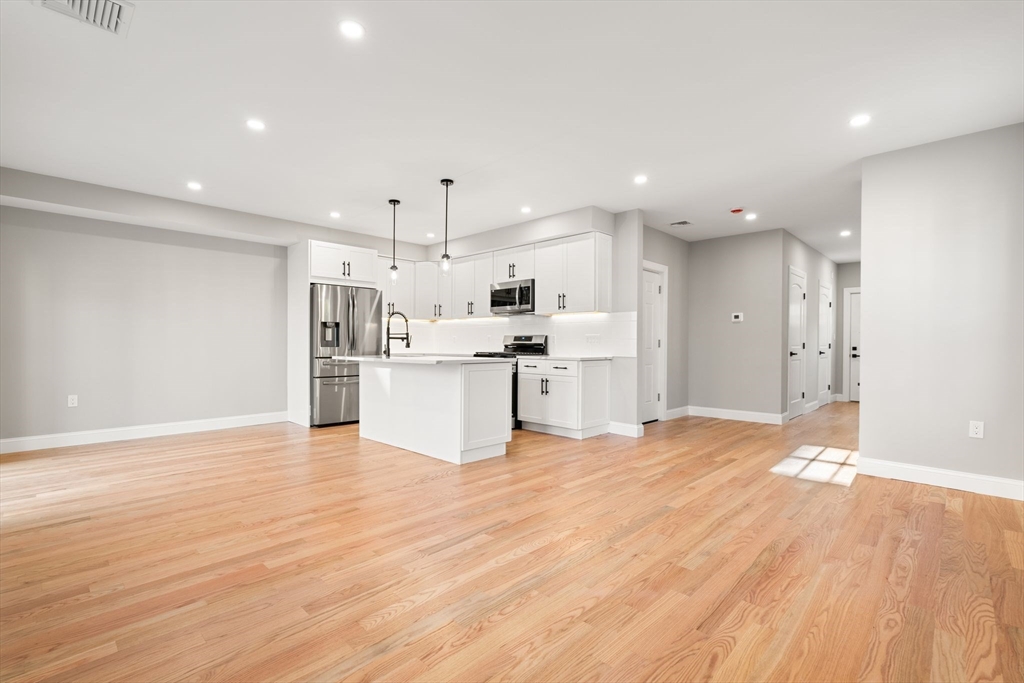 19 Vine Street, Unit 3 Weymouth, MA 02188 - Photo 7 of 18