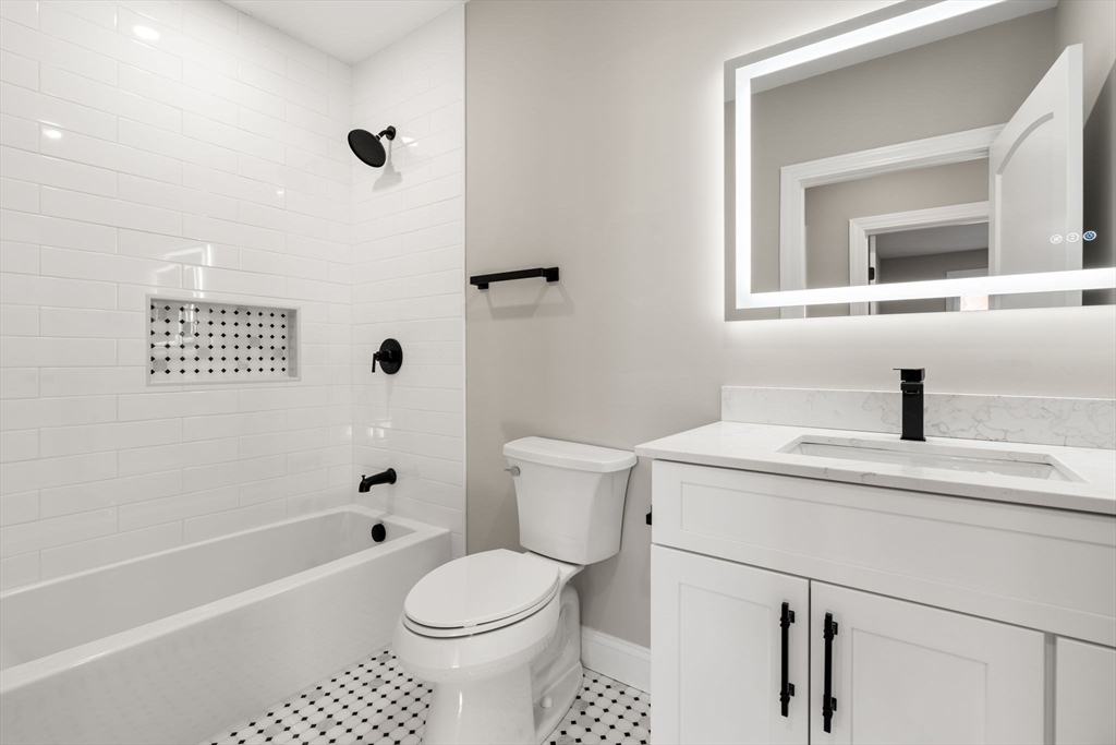 19 Vine Street, Unit 3 Weymouth, MA 02188 - Photo 9 of 18