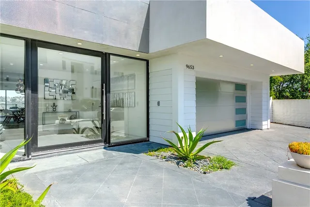 $25,000 | 9653 Highridge Drive, Beverly Hills, CA 90210