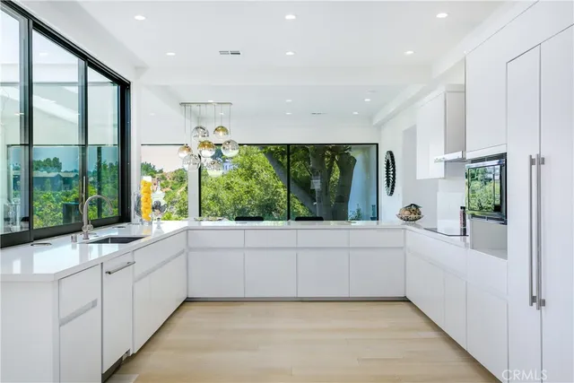 $25,000 | 9653 Highridge Drive, Beverly Hills, CA 90210