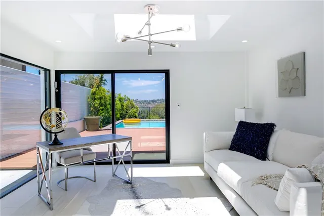 $25,000 | 9653 Highridge Drive, Beverly Hills, CA 90210