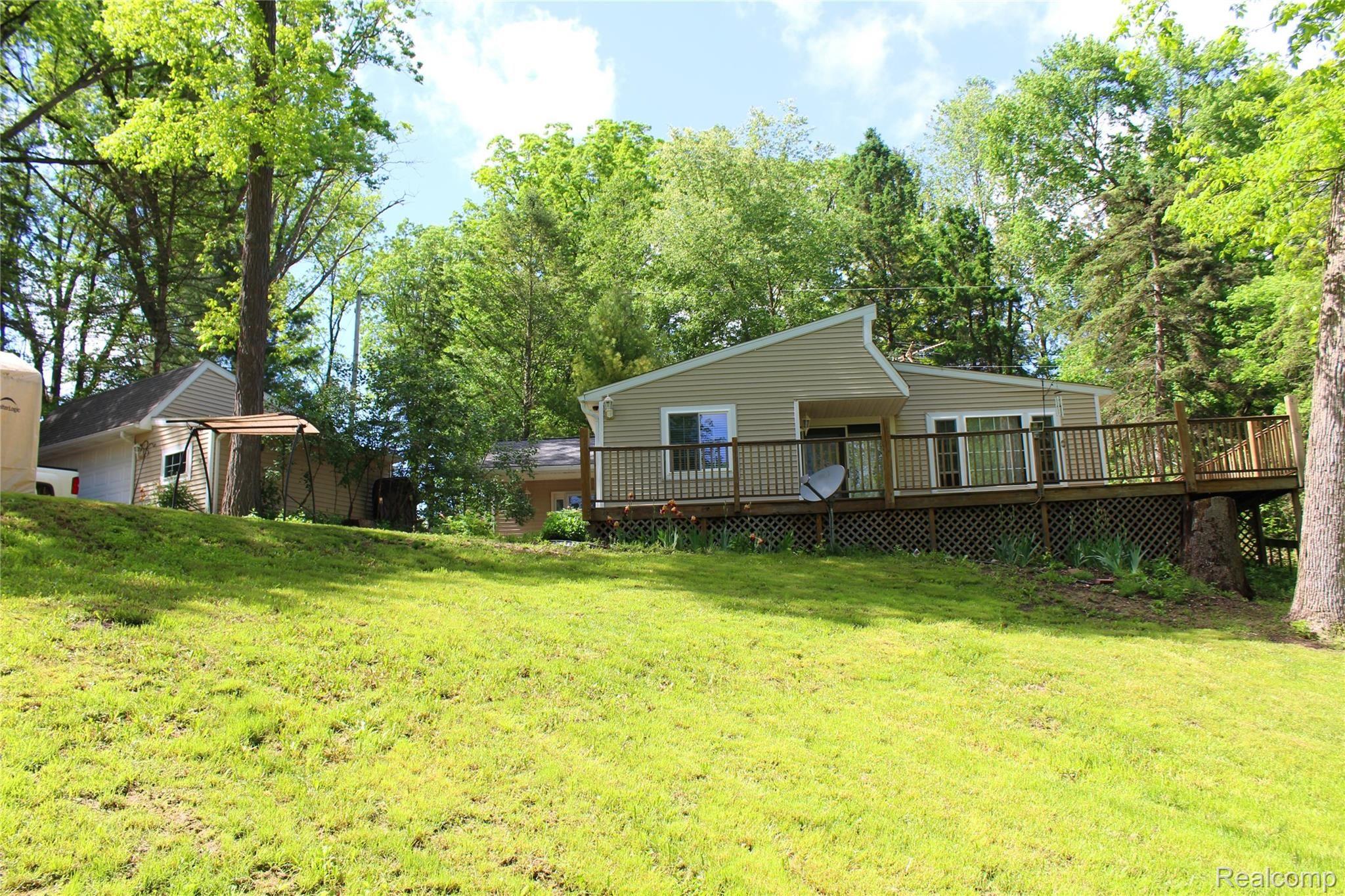 6282 Green Road Fenton, MI 48430 - Photo 6 of 55 IMG_4077.JPG
