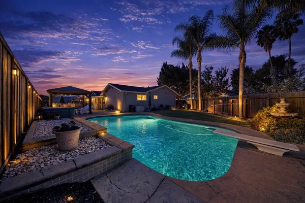 $639,000 | 403 Curtwood Court, Manteca, CA 95336