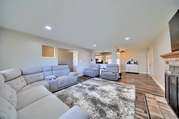 $639,000 | 403 Curtwood Court, Manteca, CA 95336