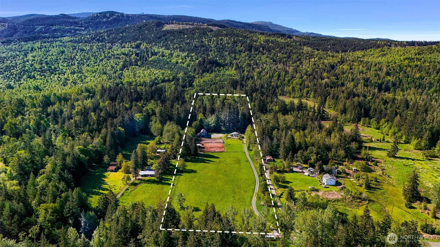 3807 East Smith Road Bellingham, WA 98226 - Photo 3 of 30