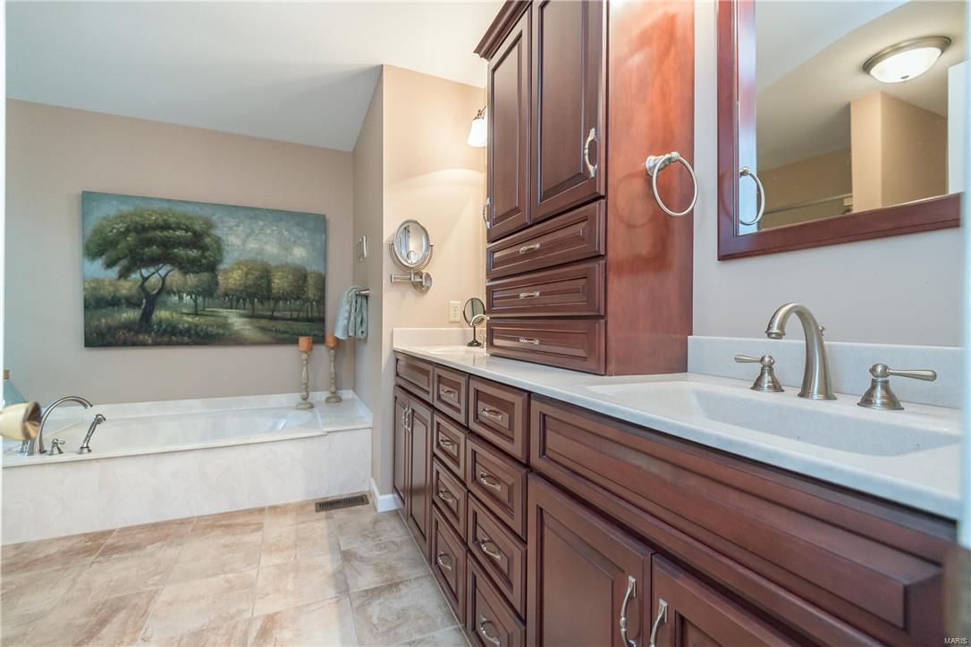 15714 Trapp Ridge Court Chesterfield, MO 63017 - Photo 29 of 41 Gallery Image 29