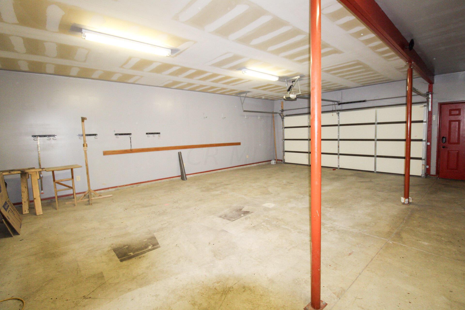 10680 Lancaster-Circleville Road Southwest Amanda, OH 43102 - Photo 29 of 36 Garage
