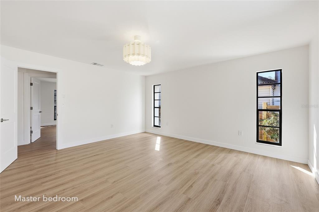 1325 Riverside Drive Tarpon Springs, FL 34689 - Photo 16 of 37