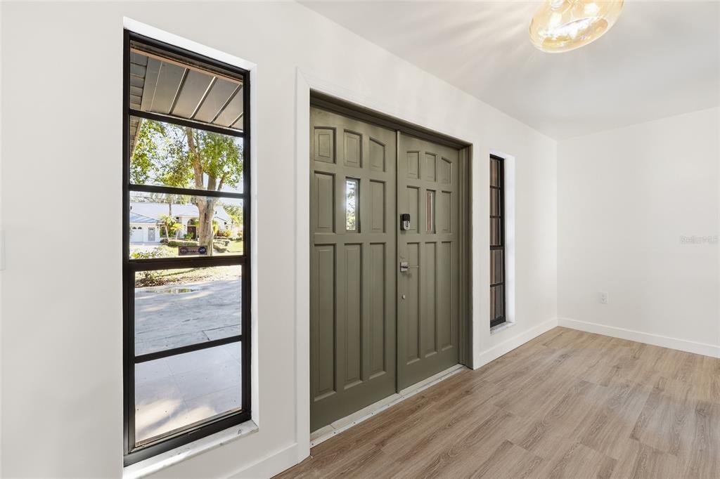 1325 Riverside Drive Tarpon Springs, FL 34689 - Photo 5 of 37