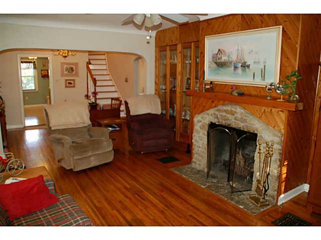 2196 Zollinger Road Columbus, OH 43221 - Photo 3 of 17