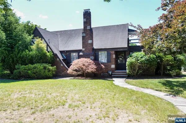 $689,000 | 15-06 Morlot Avenue, Fair Lawn, NJ 07410