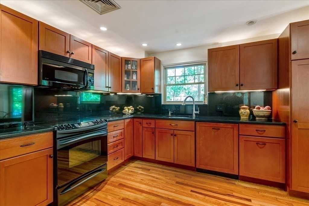 144 Payson Road Brookline, MA 02467 - Photo 10 of 34