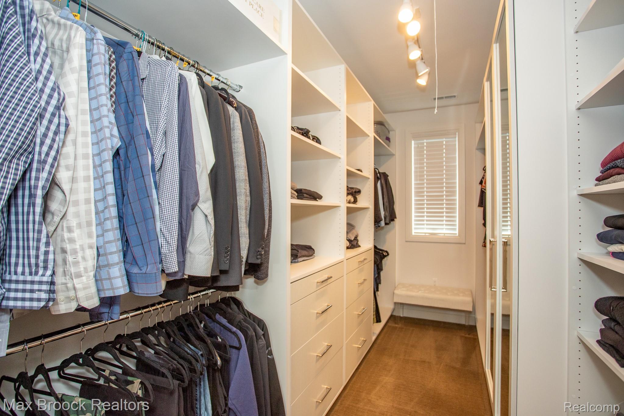 25925 York Road Royal Oak, MI 48067 - Photo 50 of 88 Walk in closet with dark colored carpet