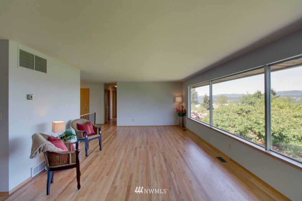 266 Seneca Avenue Northwest Renton, WA 98057 - Photo 7 of 25