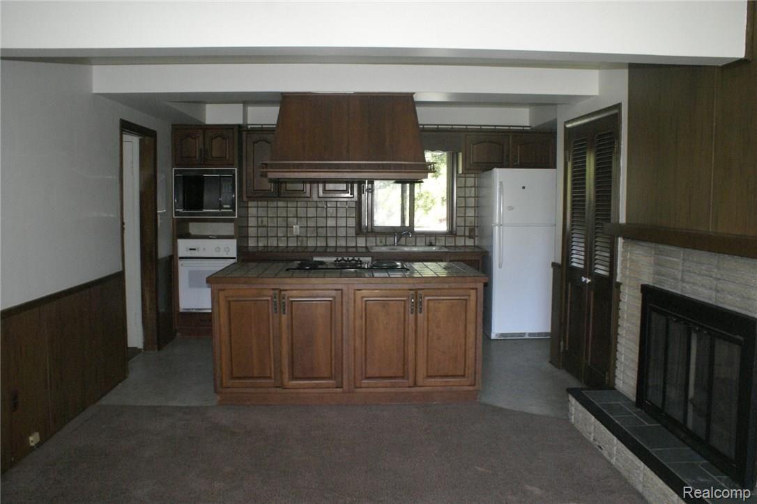 27659 Arsenal Road Flat Rock, MI 48134 - Photo 7 of 31 DSC01295.JPG