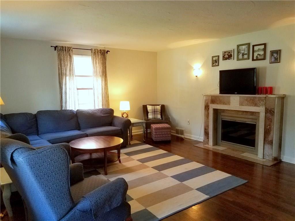 327 Sleepy Hollow Road Pittsburgh, PA 15228 - Photo 2 of 25 Gallery Image 2
