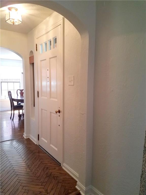 327 Sleepy Hollow Road Pittsburgh, PA 15228 - Photo 4 of 25 Gallery Image 4