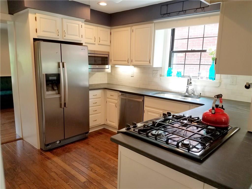 327 Sleepy Hollow Road Pittsburgh, PA 15228 - Photo 7 of 25 Gallery Image 7