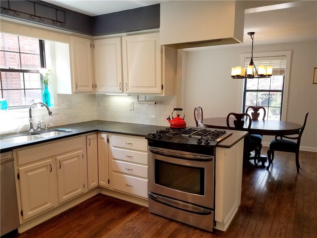 327 Sleepy Hollow Road Pittsburgh, PA 15228 - Photo 8 of 25 Gallery Image 8