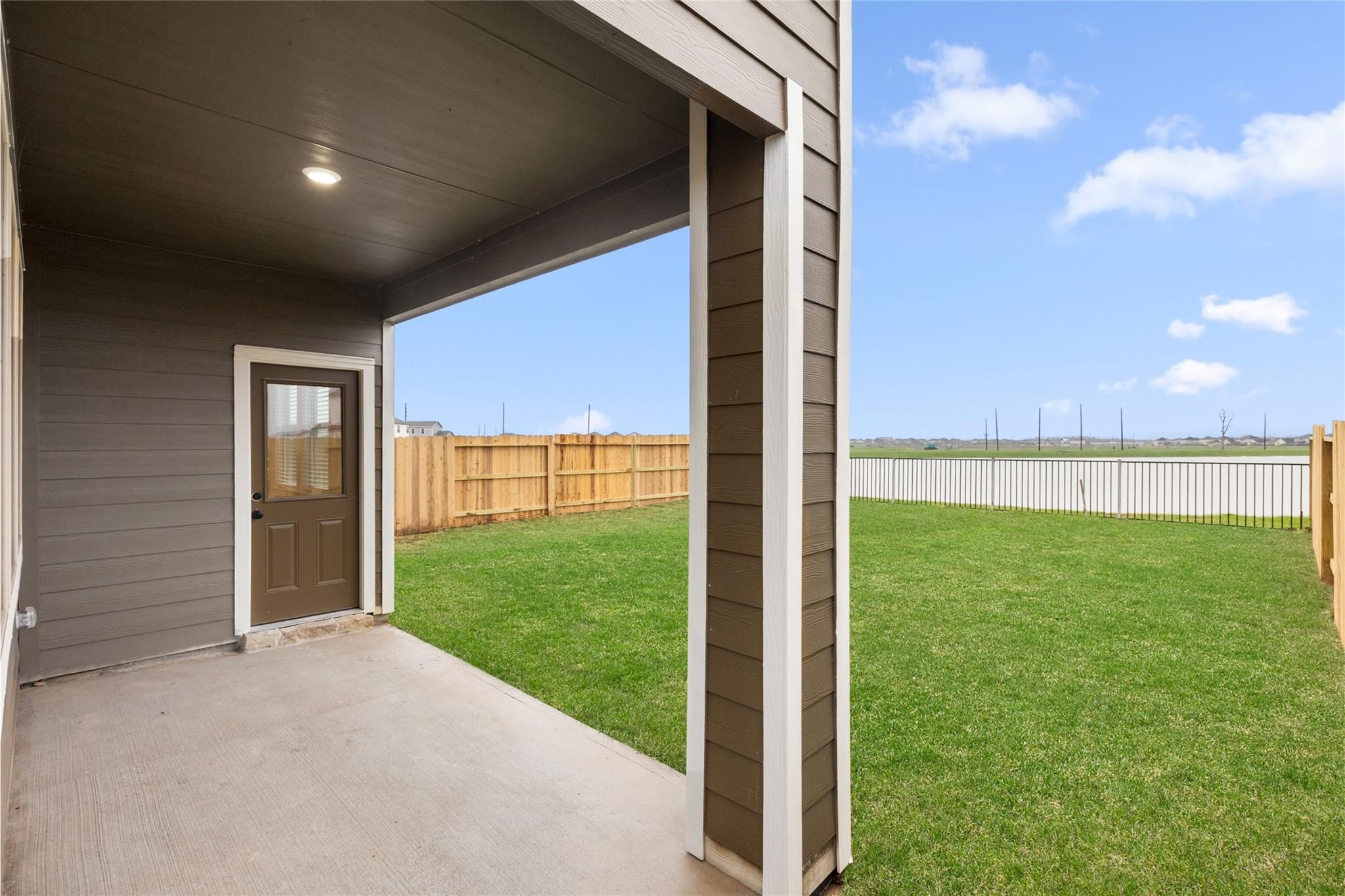 6427 Bolinas Court Rosharon, TX 77583 - Photo 19 of 23 a view of a backyard with grass and a yard