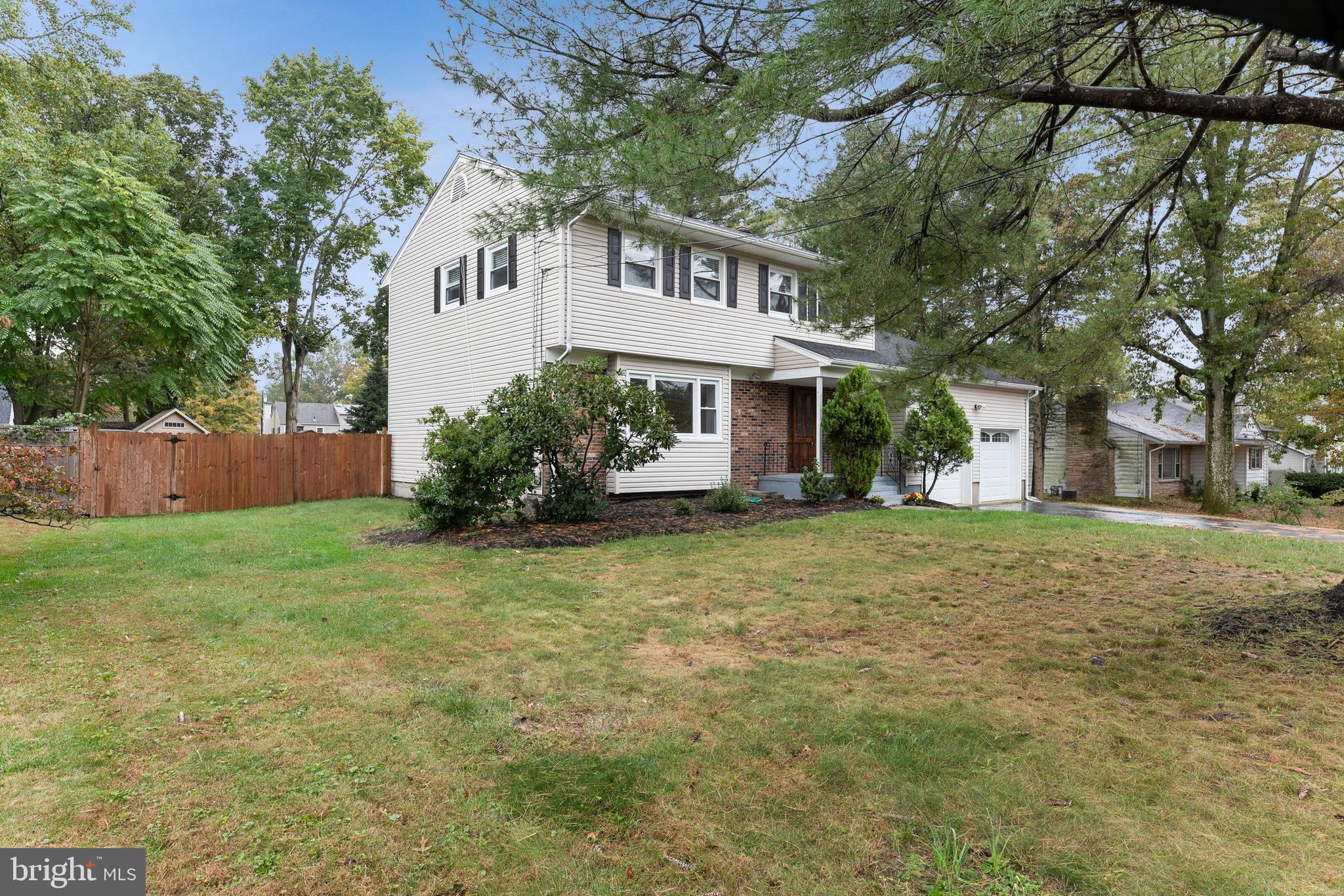 8 Millstone Road Princeton Junction, NJ 08550 - Photo 2 of 37