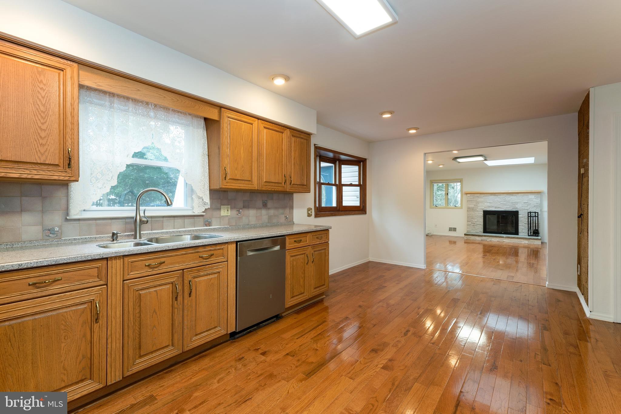 8 Millstone Road Princeton Junction, NJ 08550 - Photo 15 of 37