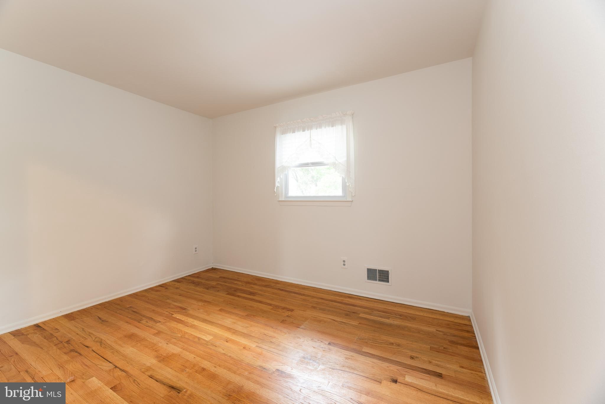 8 Millstone Road Princeton Junction, NJ 08550 - Photo 26 of 37