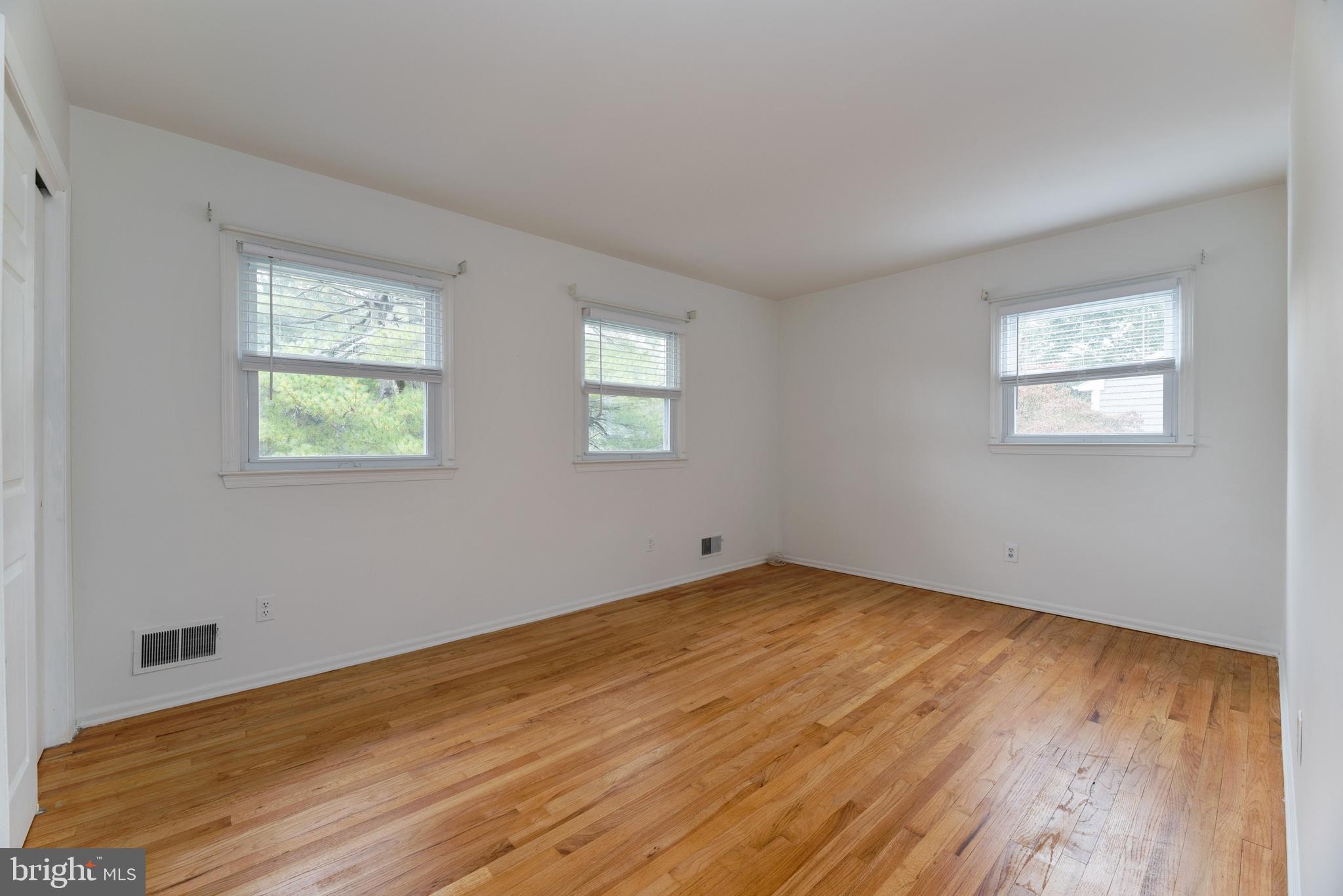 8 Millstone Road Princeton Junction, NJ 08550 - Photo 27 of 37