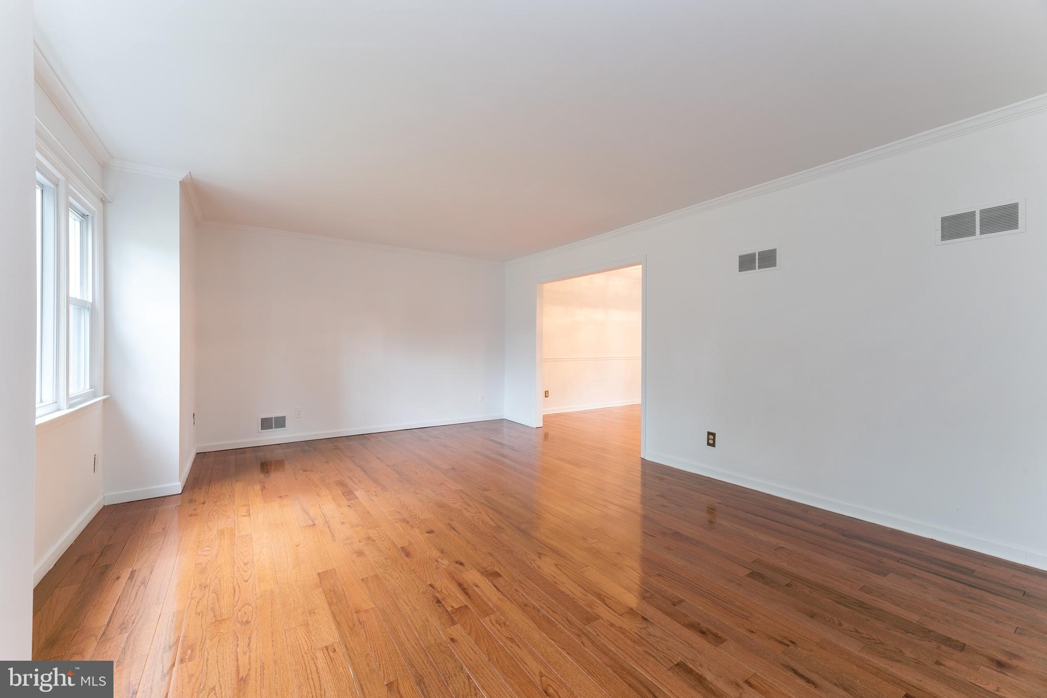 8 Millstone Road Princeton Junction, NJ 08550 - Photo 10 of 37