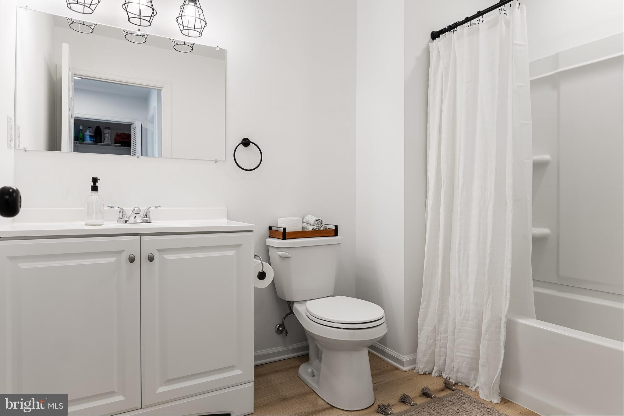 5 Ruby Avenue Sewell, NJ 08080 - Photo 23 of 43 Full bathroom in hallway