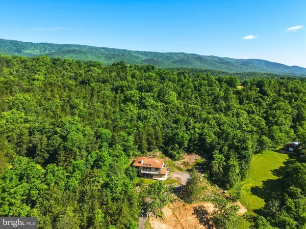$895,000 | 1639 Sugar Hill Road, Maurertown, VA 22644