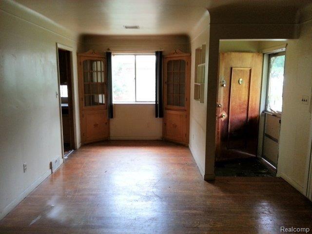 19031 Burt Road Detroit, MI 48219 - Photo 4 of 9 20130808_132135.jpg