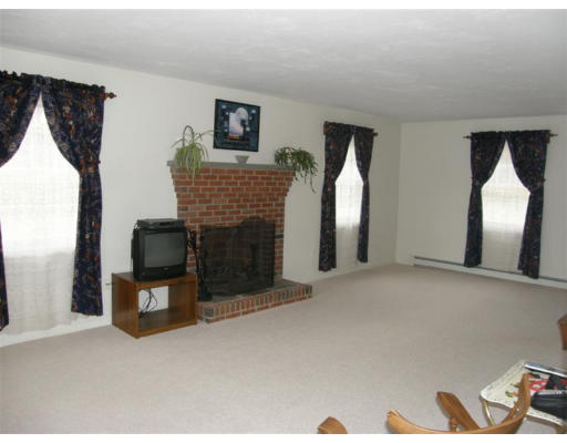 4 Piasta Road Dudley, MA 01571 - Photo 7 of 30