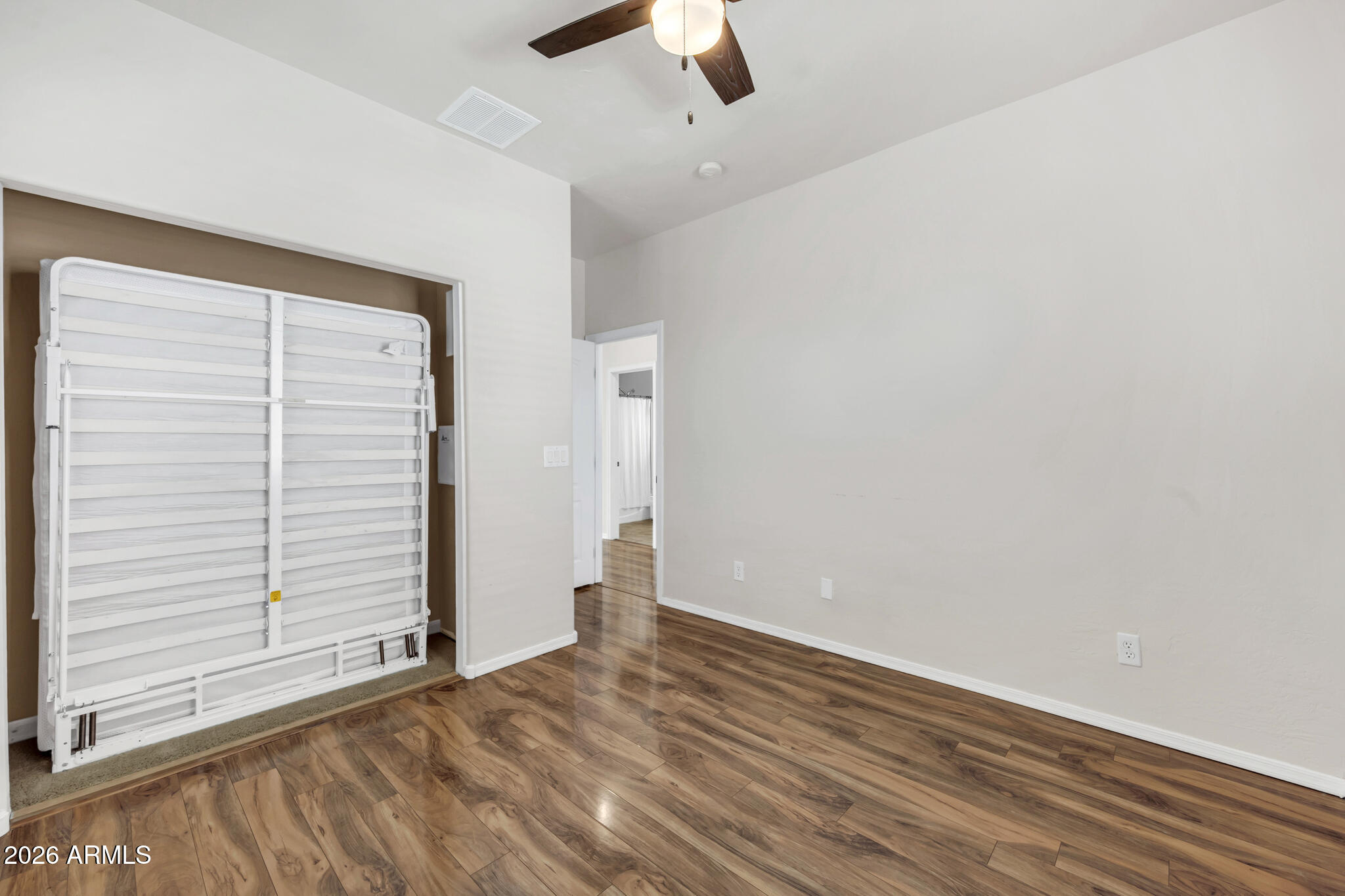 5627 South 21st Terrace Phoenix, AZ 85040 - Photo 20 of 32 an empty room with a empty space and balcony view