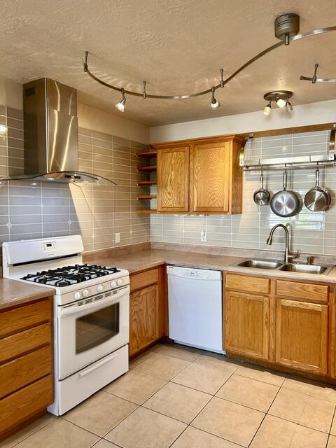 617 West Evans Ridge Circle, Unit 4 Washington, UT 84780 - Photo 5 of 16 Kitchen