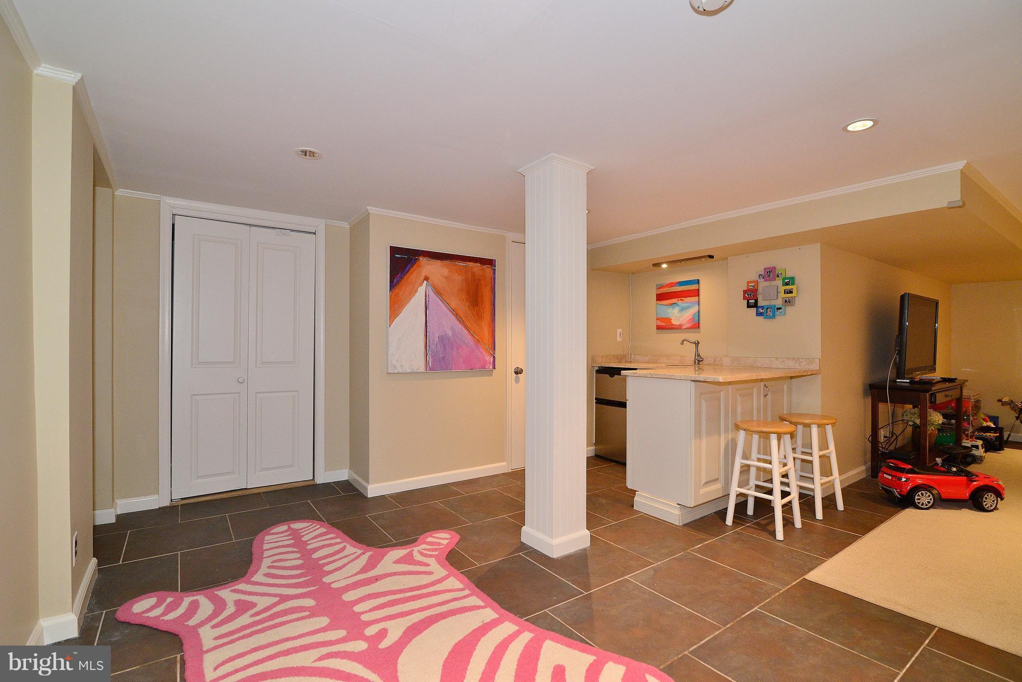 6034 Fort Hunt Road Alexandria, VA 22307 - Photo 21 of 30 Rec Room W Wet Bar