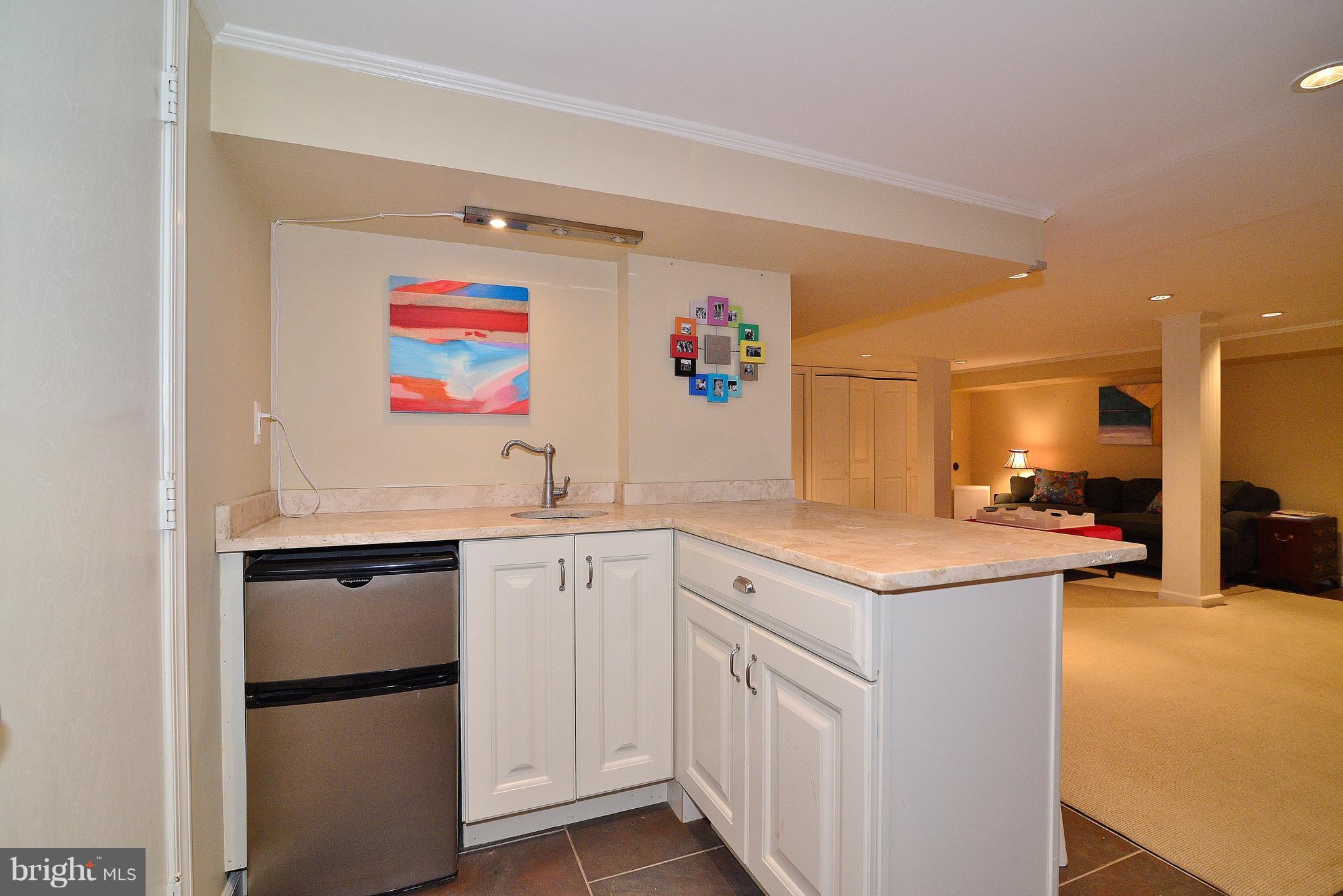 6034 Fort Hunt Road Alexandria, VA 22307 - Photo 22 of 30 Rec Room Wet Bar