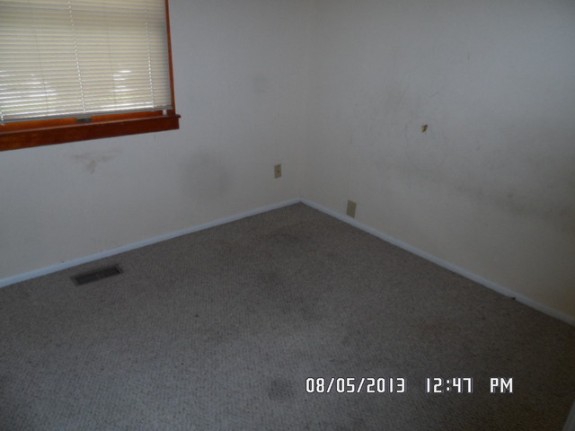 402 Garland Avenue Romeoville, IL 60446 - Photo 6 of 12 a view of a small space