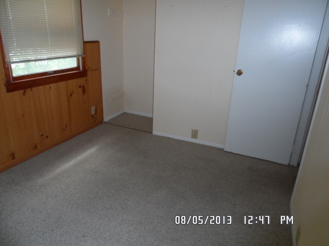402 Garland Avenue Romeoville, IL 60446 - Photo 8 of 12 a view of a hallway